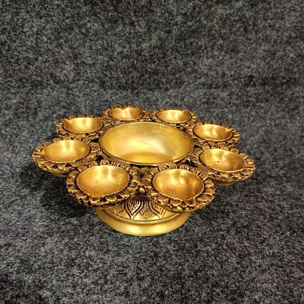 Brass Multi Diya Urli 2kg, 8''