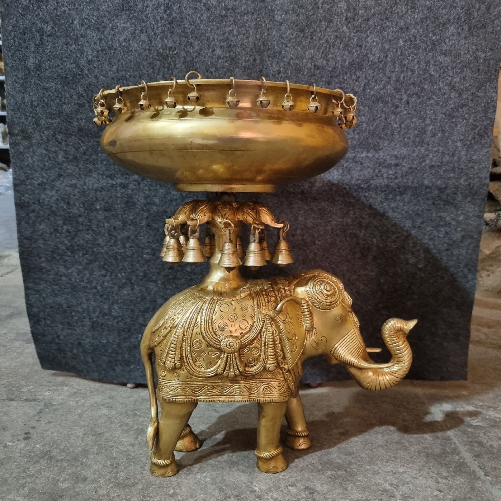 Brass Big Ekephant Urli.
